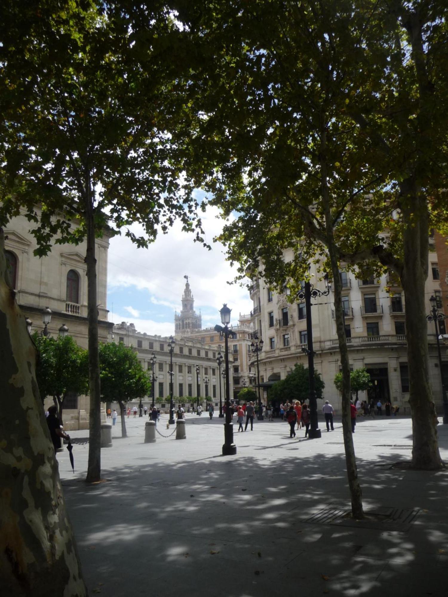 Amplio Apartamento Plaza Nueva إشبيلية المظهر الخارجي الصورة
